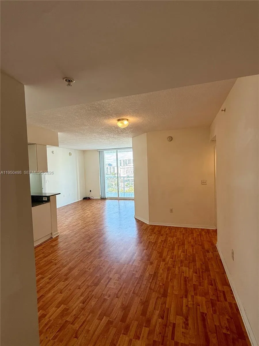 275 NE 18th St # 910, Miami FL 33132