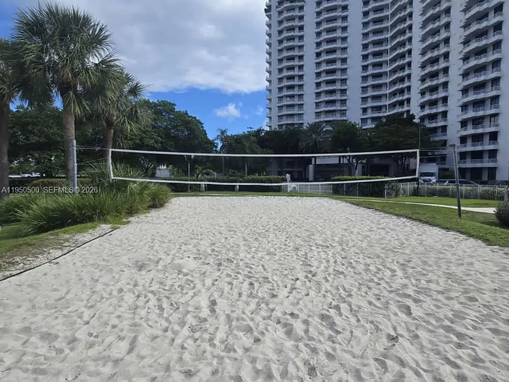 3300 NE 191st St # 1202, Aventura FL 33180