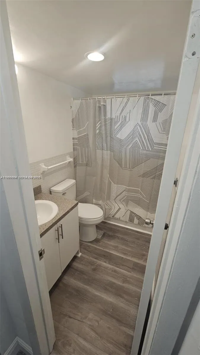 1500 NE 127th St # 103, North Miami FL 33161