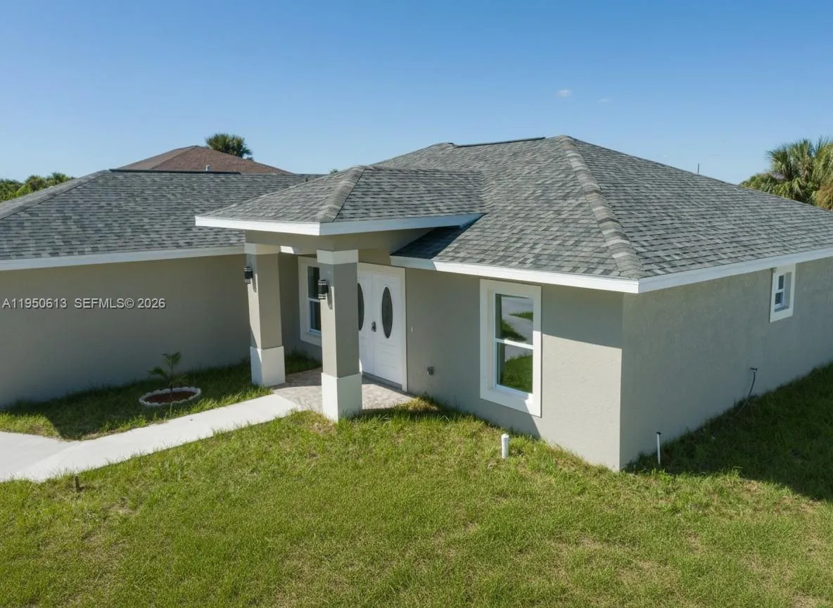 8038 Sunrise Cir., La Belle FL 33935