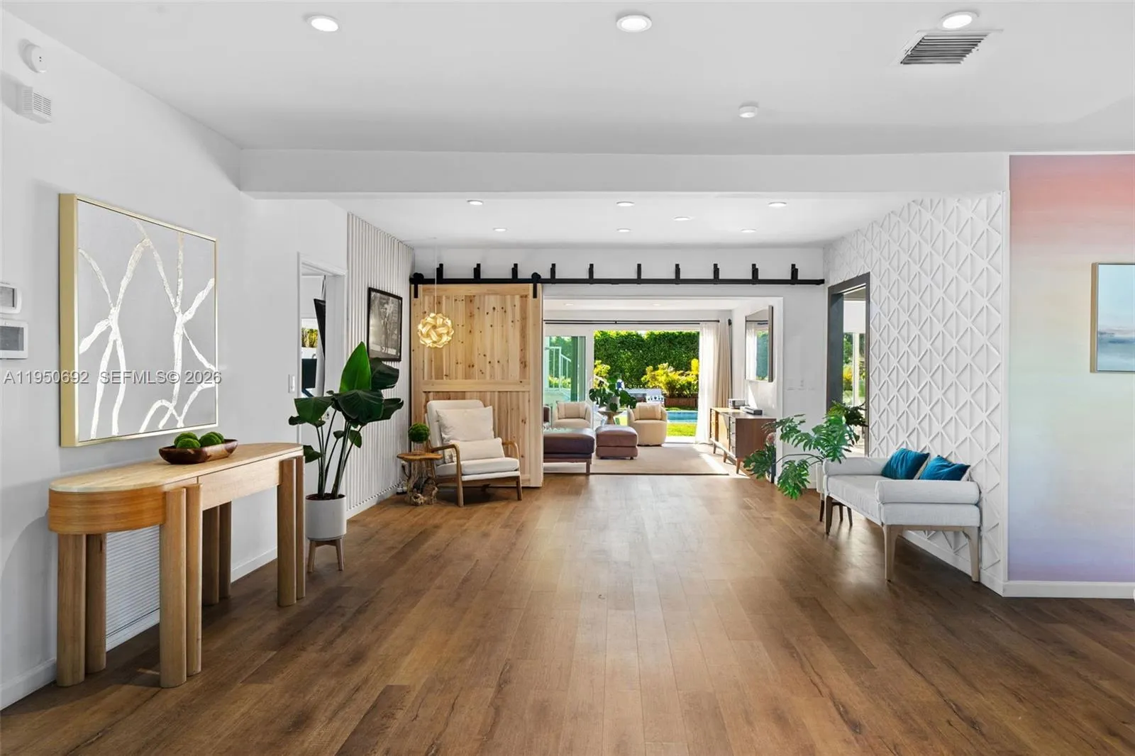 7770 Hawthorne Ave, Miami Beach FL 33141