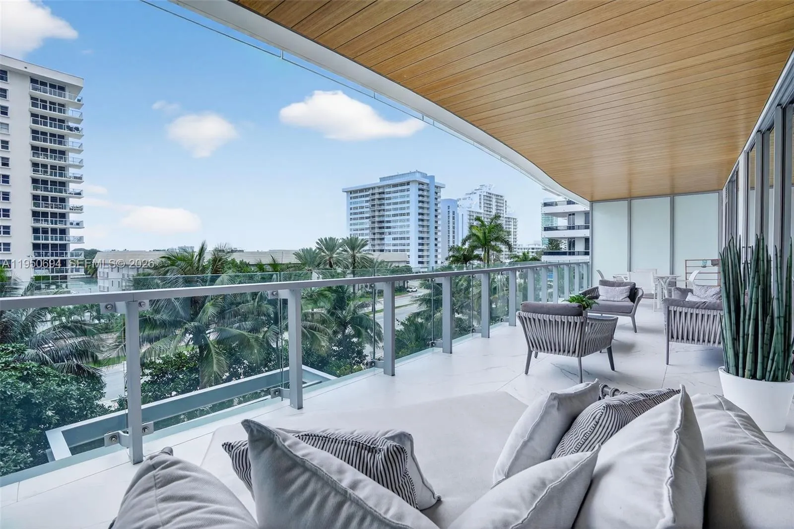 5775 Collins Ave # 405, Miami Beach FL 33140
