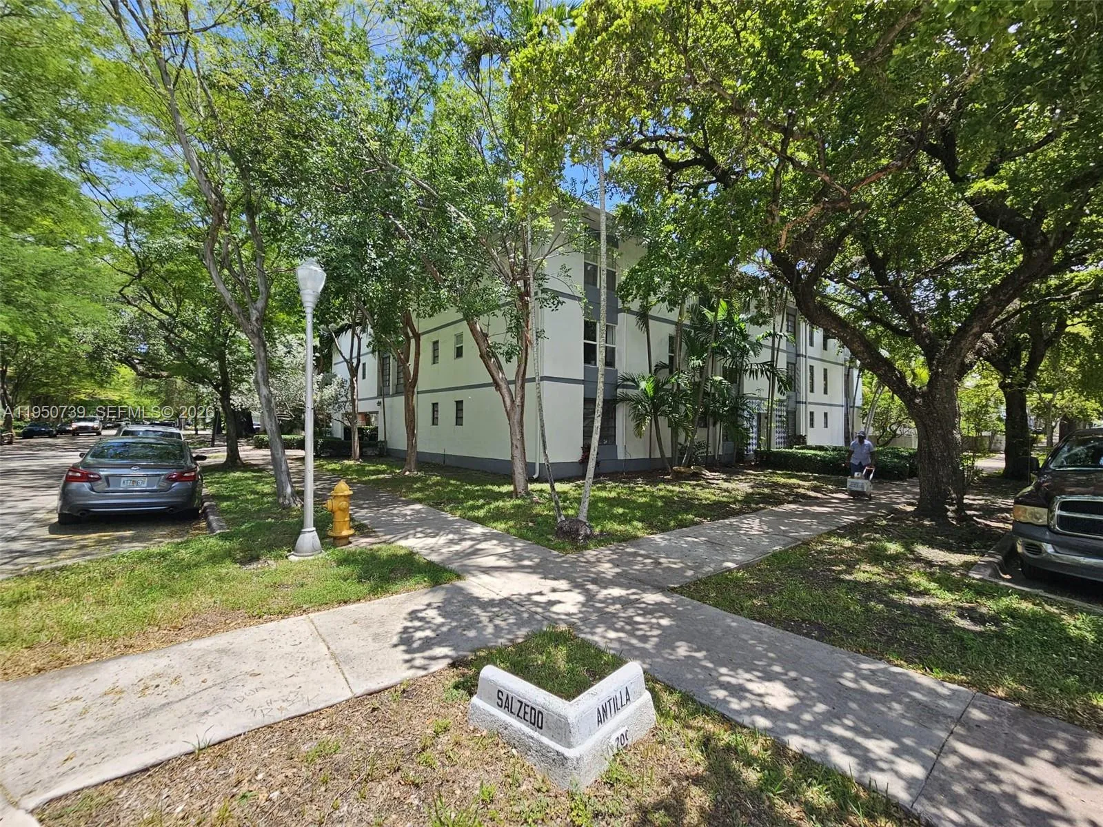 235 Antilla Ave # 4, Coral Gables FL 33134