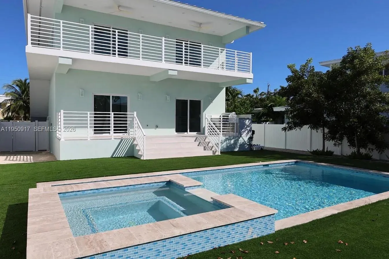 115 Azalea St, Tavernier FL 33070