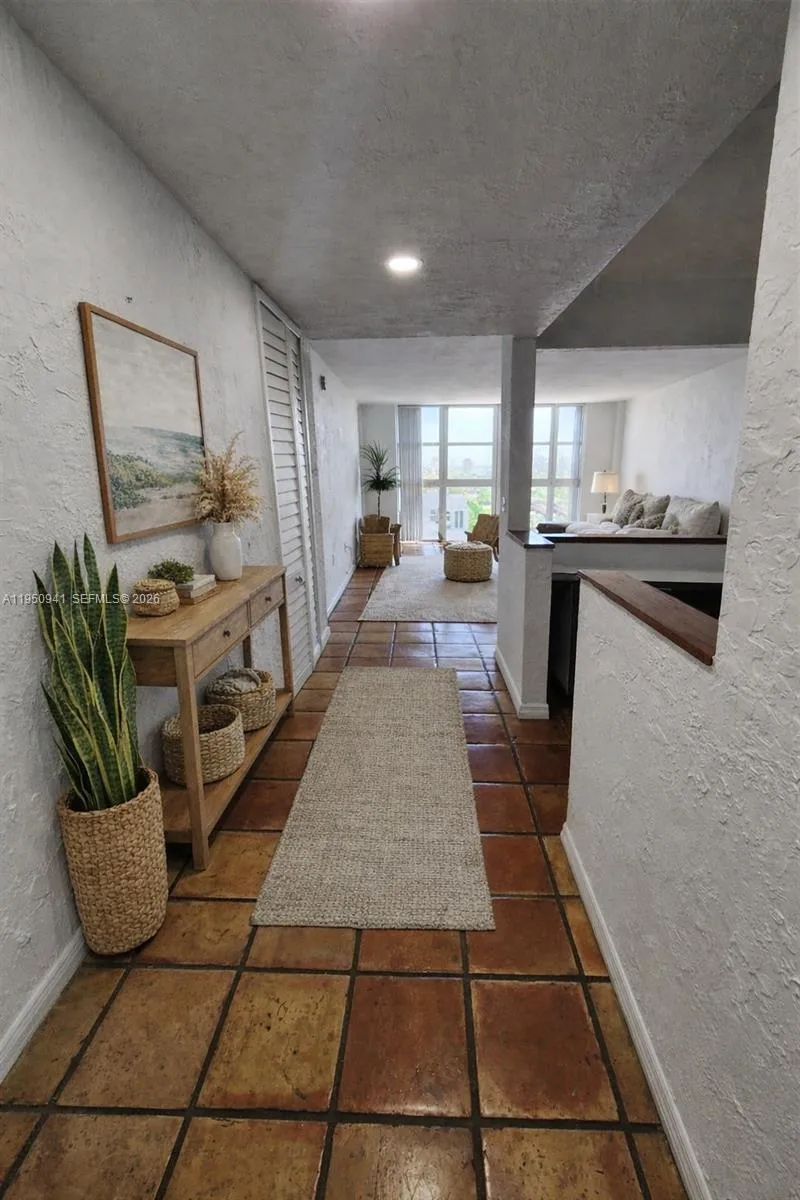 1228 West Ave # 909, Miami Beach FL 33139