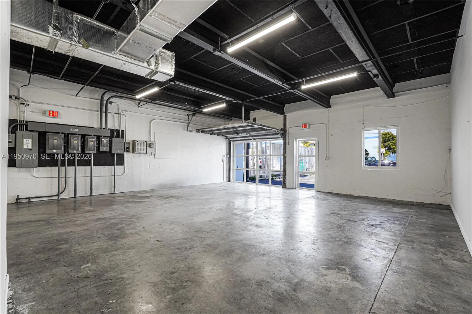 1822 NW 22nd St, Miami FL 33142