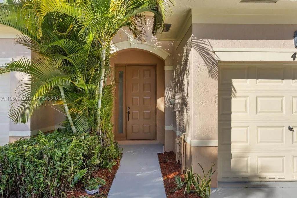 419 Rainbow Springs Ter, Royal Palm Beach FL 33411