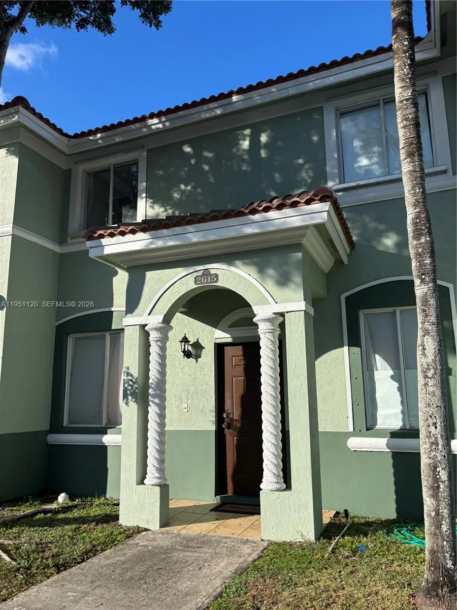 3 bedroom 2 bath for sale at 2615 SE 14 Avenida # 2615, Homestead FL 33035