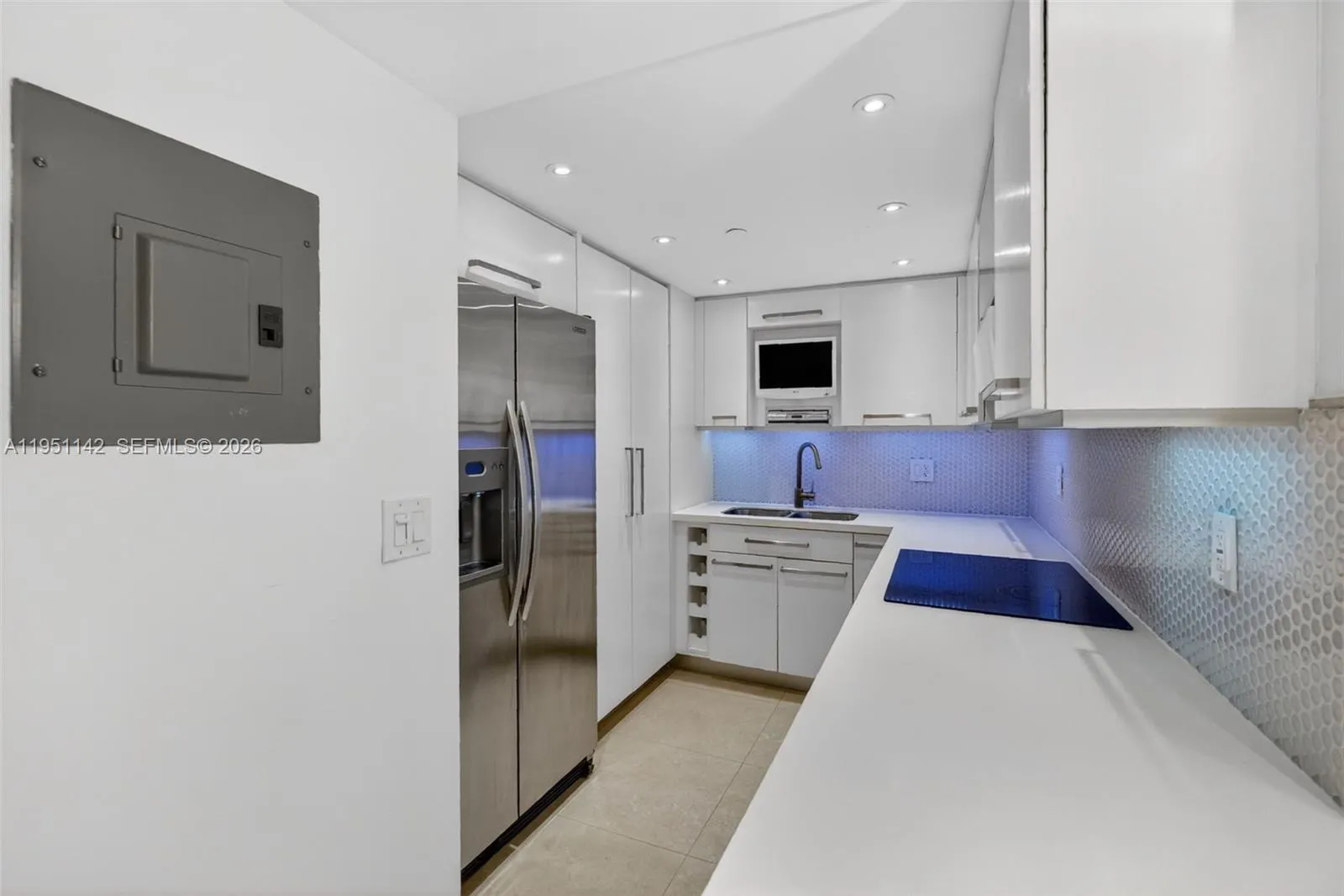 2401 Collins Ave # 1110, Miami Beach FL 33140