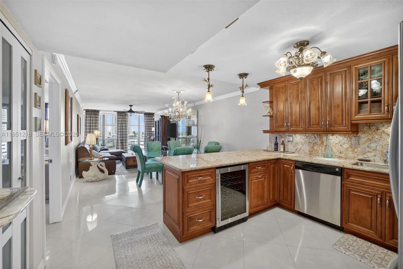 1000 Parkview Dr # 806, Hallandale Beach FL 33009