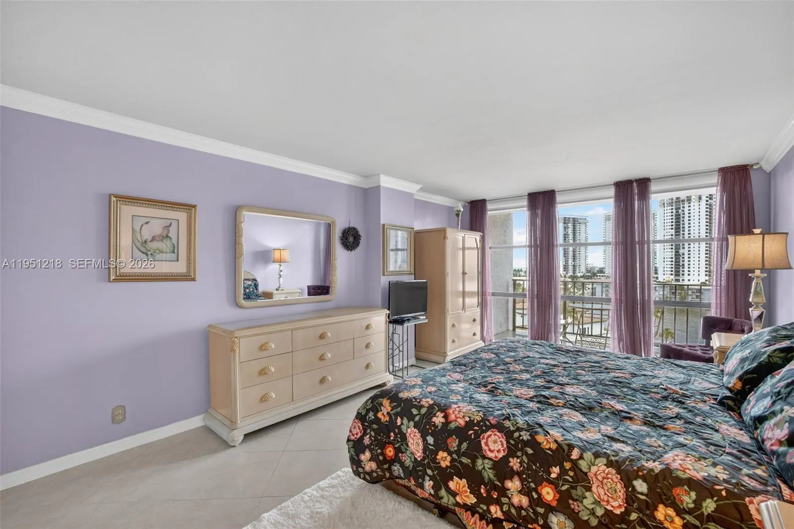 1000 Parkview Dr # 806, Hallandale Beach FL 33009