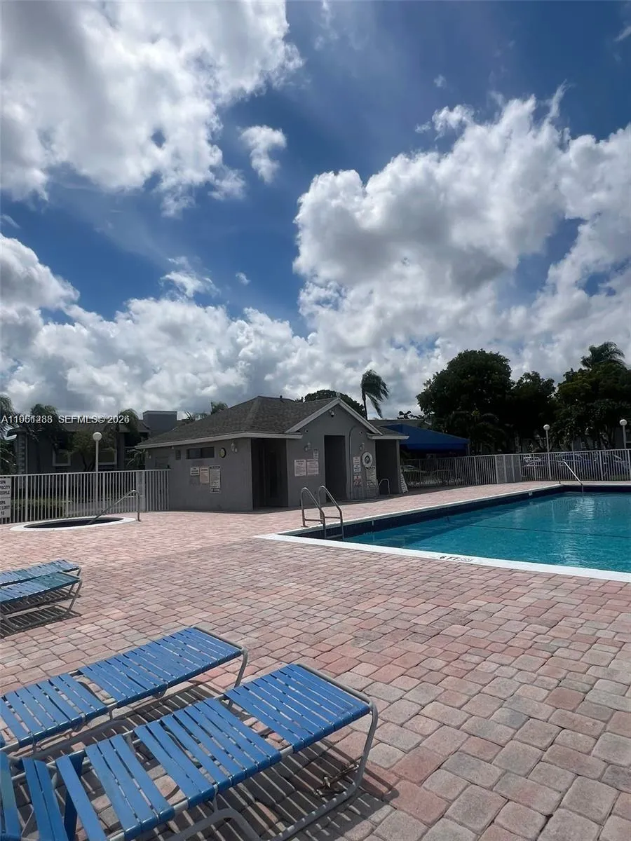 455 NE 210th Cir Ter # 18, Miami FL 33179