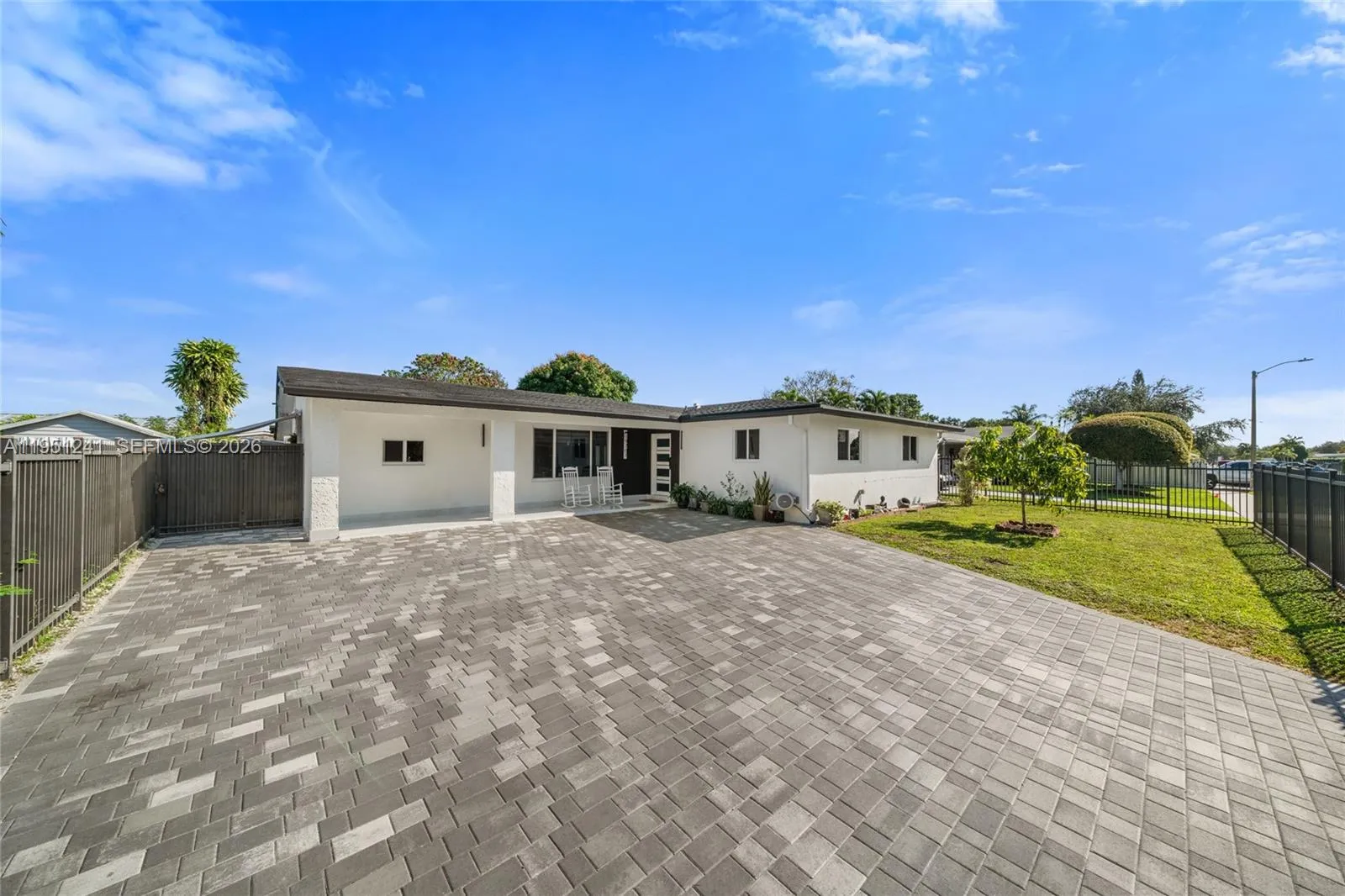 19707 SW 118th Pl, Miami FL 33177