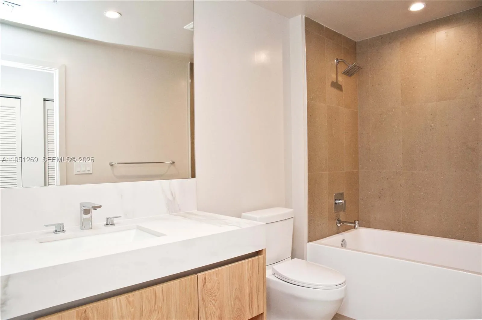 11 NE 6th St # 1109, Miami FL 33132