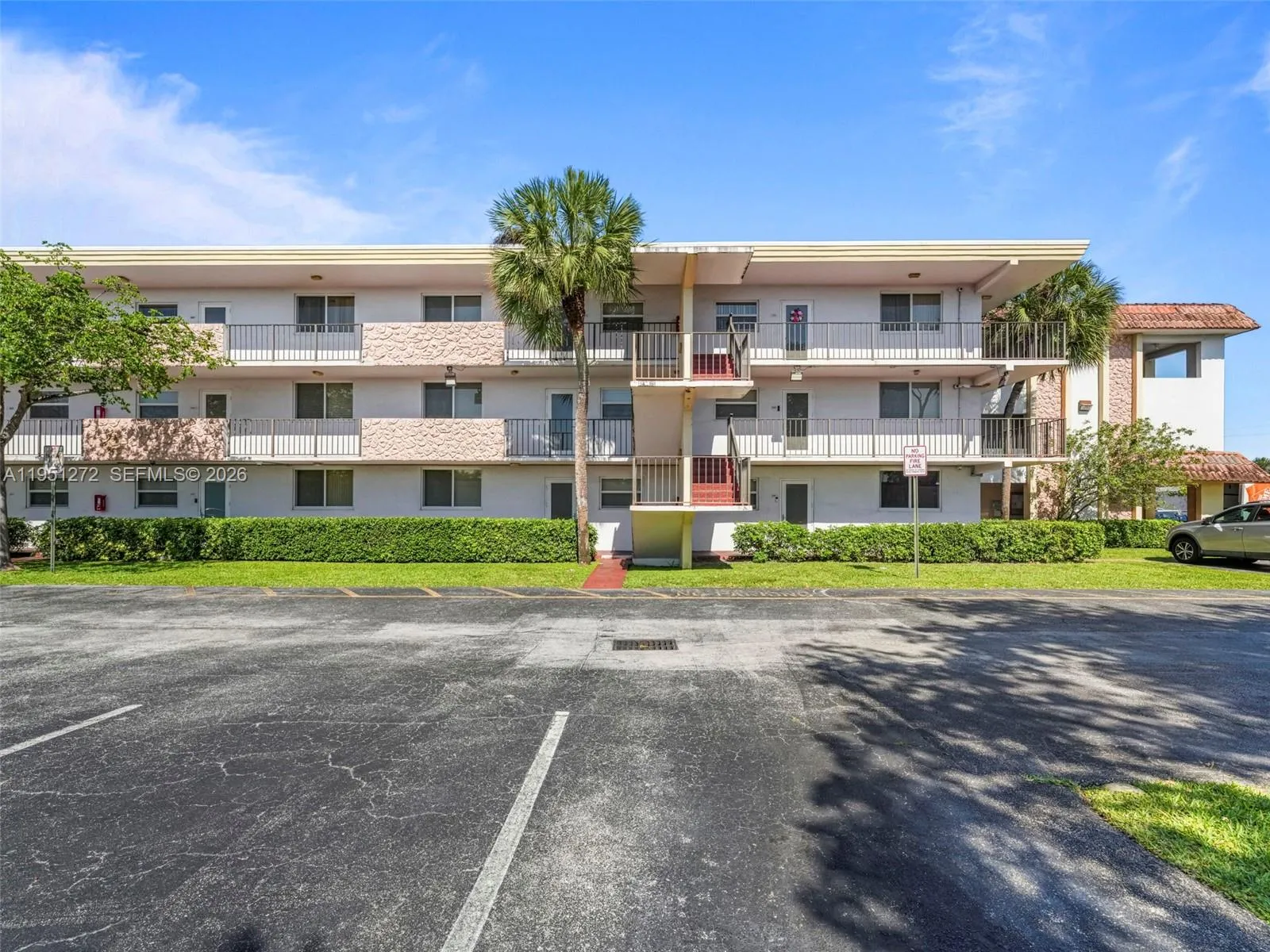 6005 Del Lago Cir # 305, Sunrise FL 33313