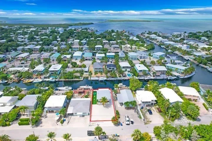 125 Gardenia St, Plantation Key FL 33070