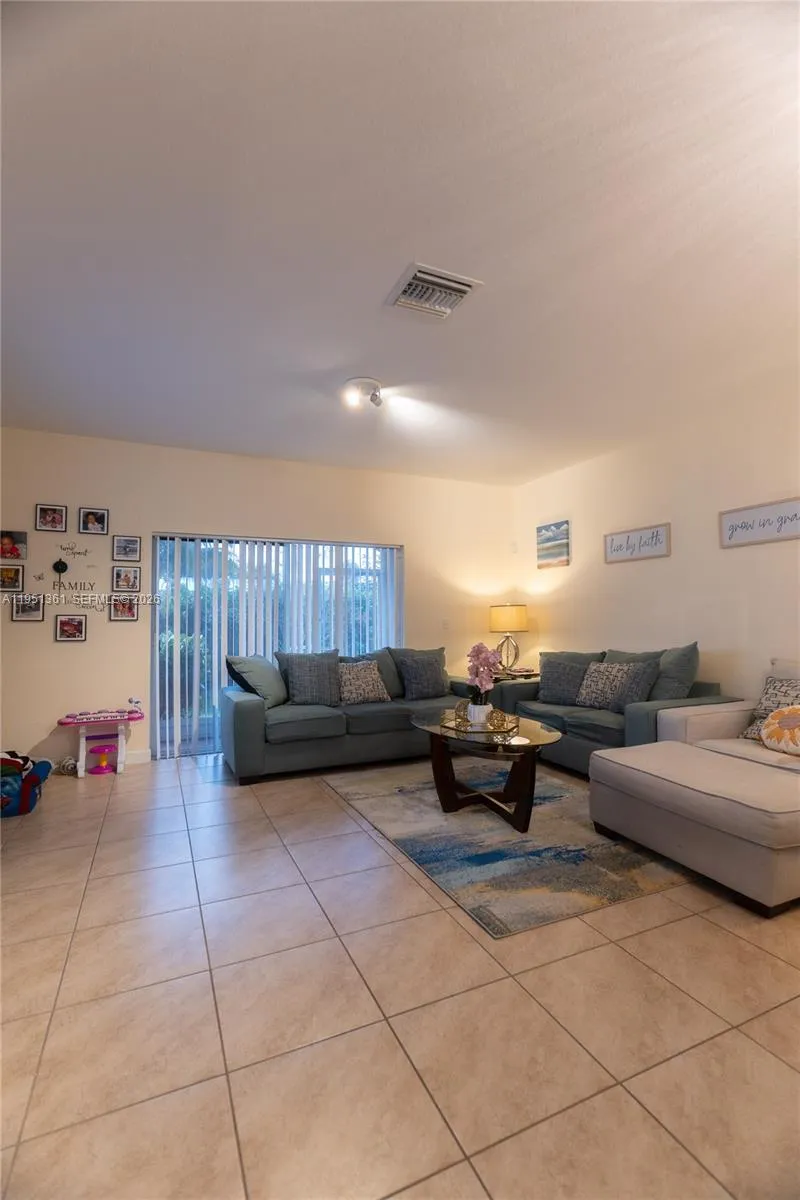 3542 NW 29th Ct, Lauderdale Lakes FL 33311