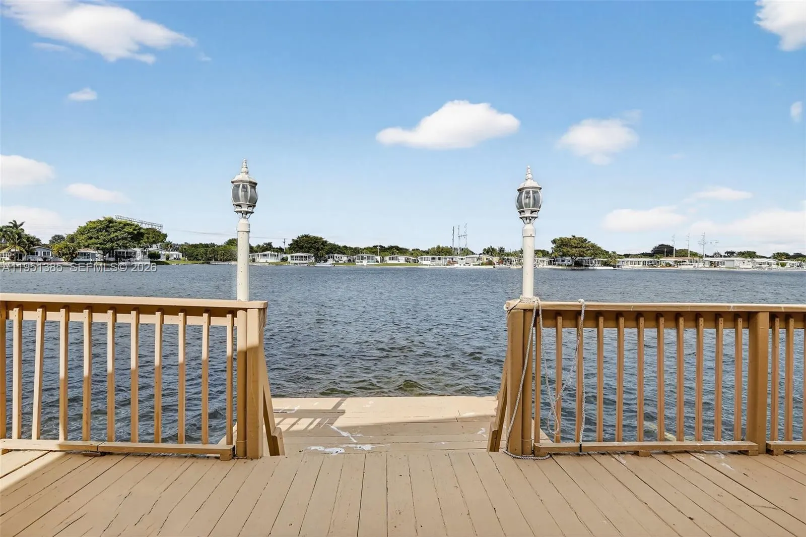 3033 Lakeshore Dr, Dania Beach FL 33312