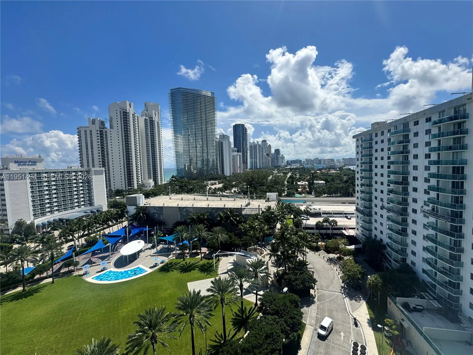 2 bedroom 2 bath for sale at 19370 Collins Ave # 1427, Sunny Isles Beach FL 33160