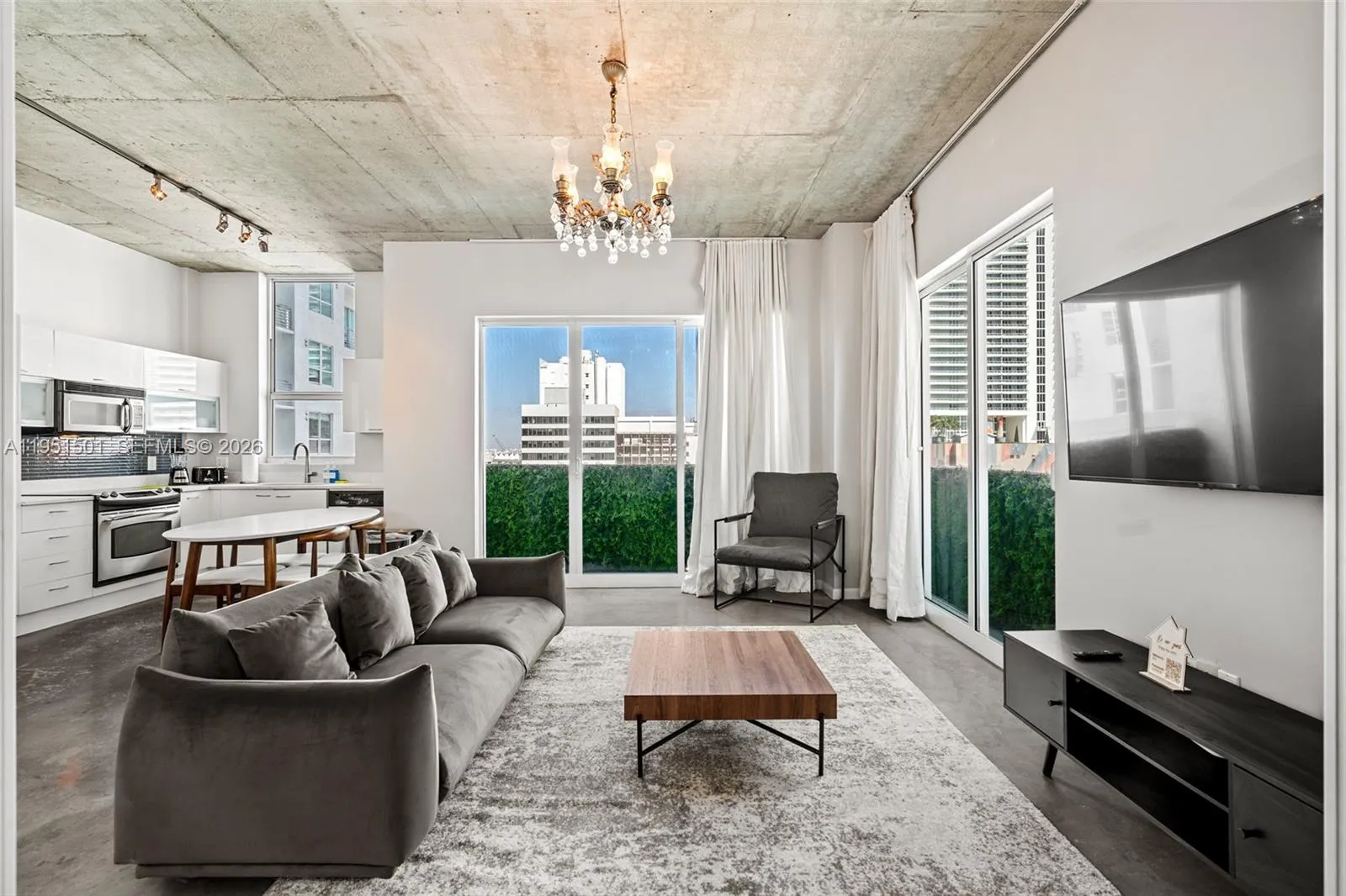 2 bedroom 2 bath for sale at 133 NE 2nd Ave # 912, Miami FL 33132