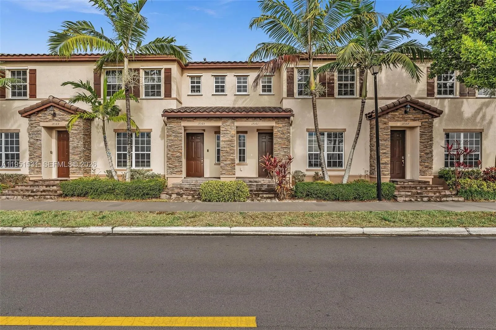 3 bedroom 2 bath for sale at 17161 SW 96th St, Miami FL 33196