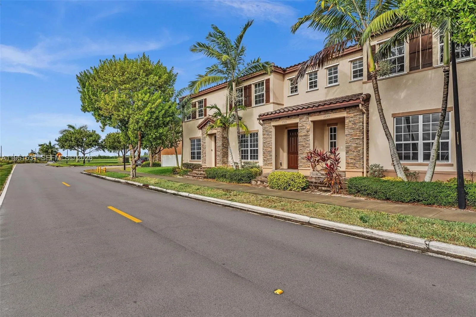 17161 SW 96th St, Miami FL 33196