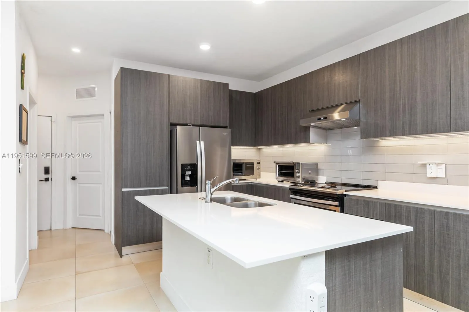 541 SW 91st Ct, Miami FL 33174