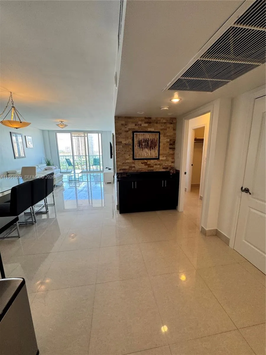 19370 Collins Ave # 1520, Sunny Isles Beach FL 33160