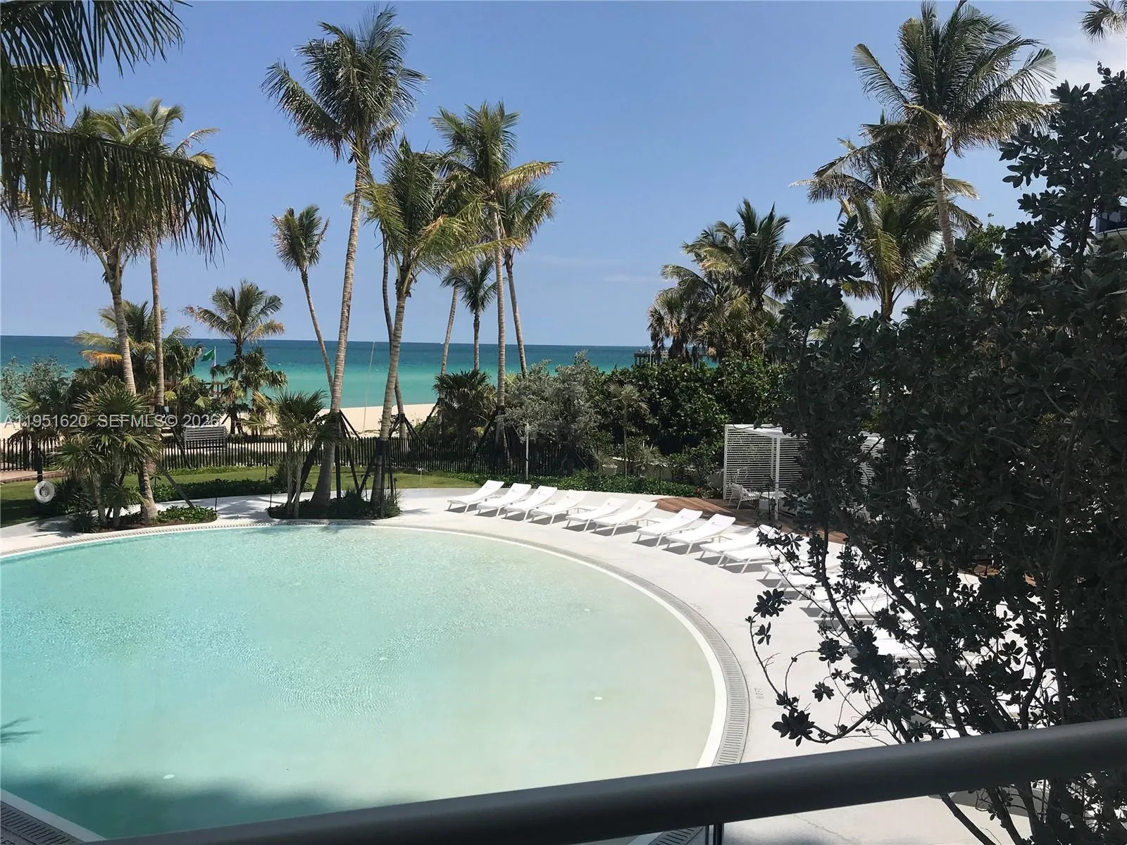 1 bedroom 2 bath for sale at 16901 Collins Ave # 1604, Sunny Isles Beach FL 33160