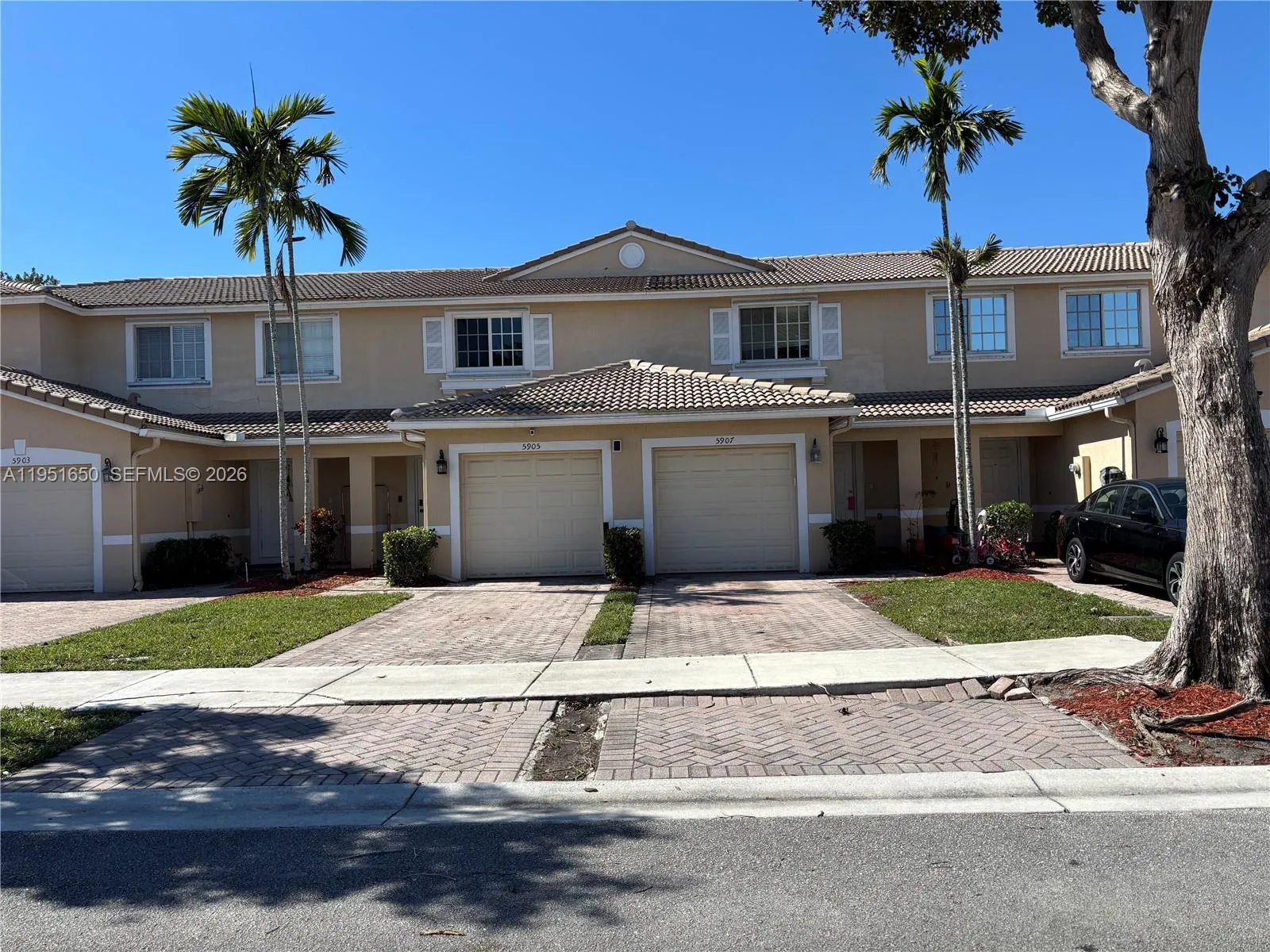 5907 Abbey Rd, Tamarac FL 33321