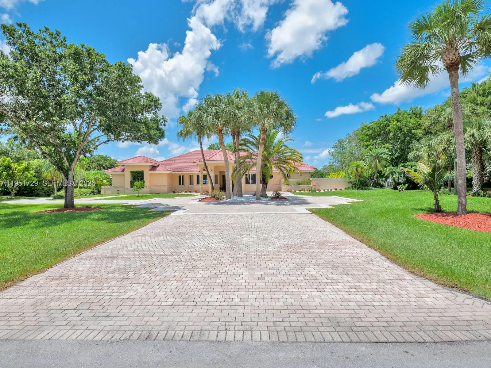 7 bedroom 5 bath for sale at 2710 Walkers way, Weston FL 33331