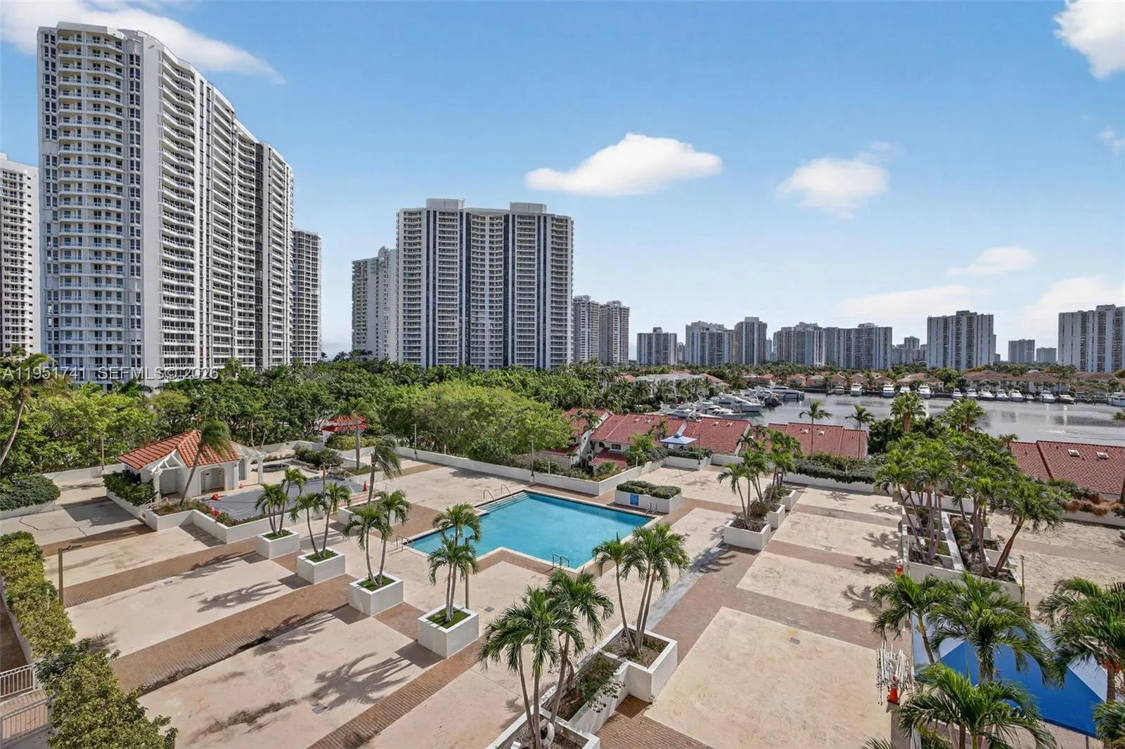 3640 Yacht Club Dr # 708, Aventura FL 33180