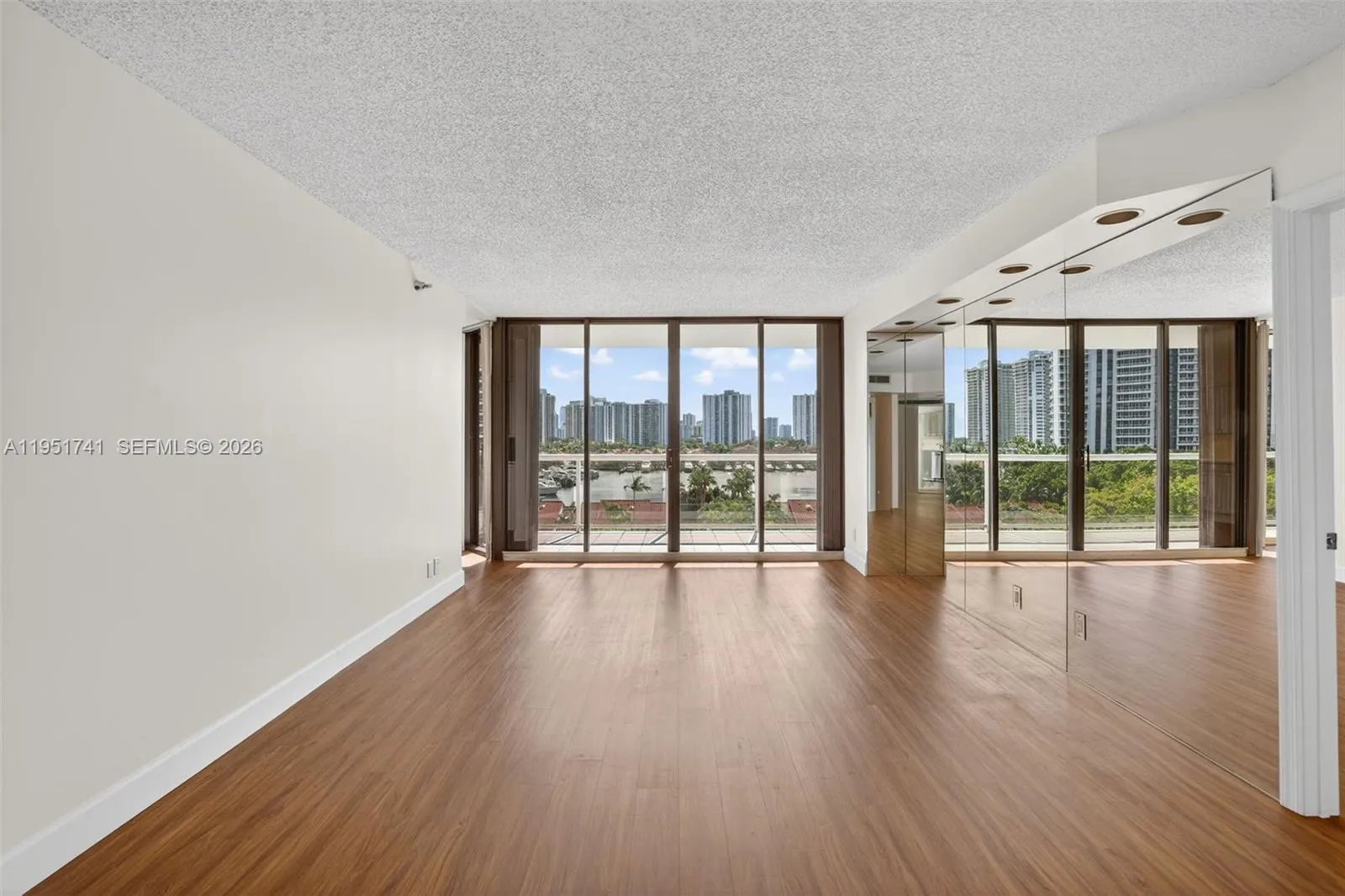 3640 Yacht Club Dr # 708, Aventura FL 33180
