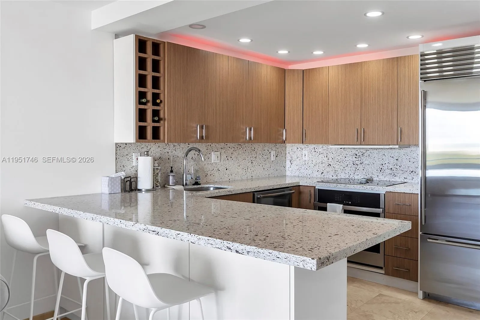 1 bedroom 1 bath for sale at 465 Ocean Dr # 824, Miami Beach FL 33139