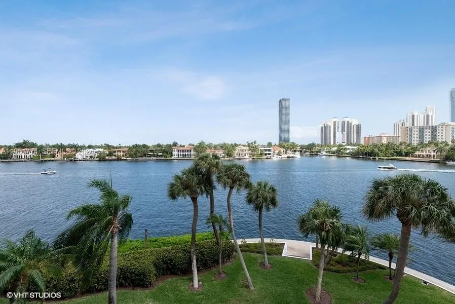 19707 Turnberry Way # 4H, Aventura FL 33180