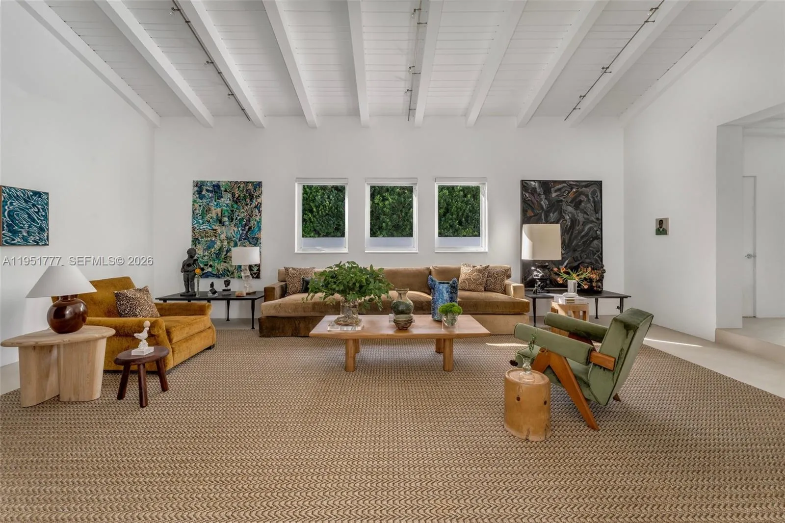 3325 Pine Tree Dr, Miami Beach FL 33140
