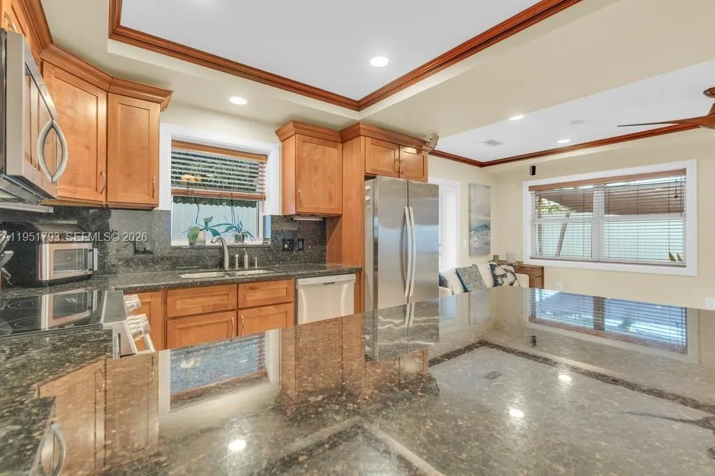 3655 SW 17th St, Miami FL 33145