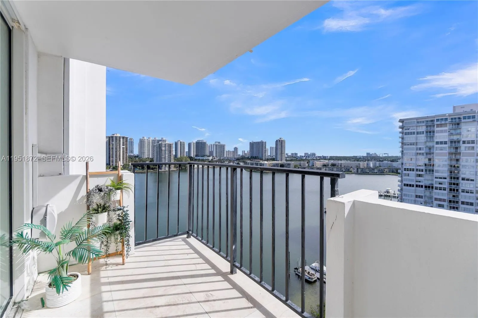 2 bedroom 2 bath for sale at 2780 NE 183rd St, Aventura FL 33160