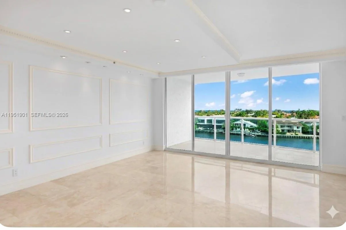 20201 E Country Club Dr # 608, Aventura FL 33180