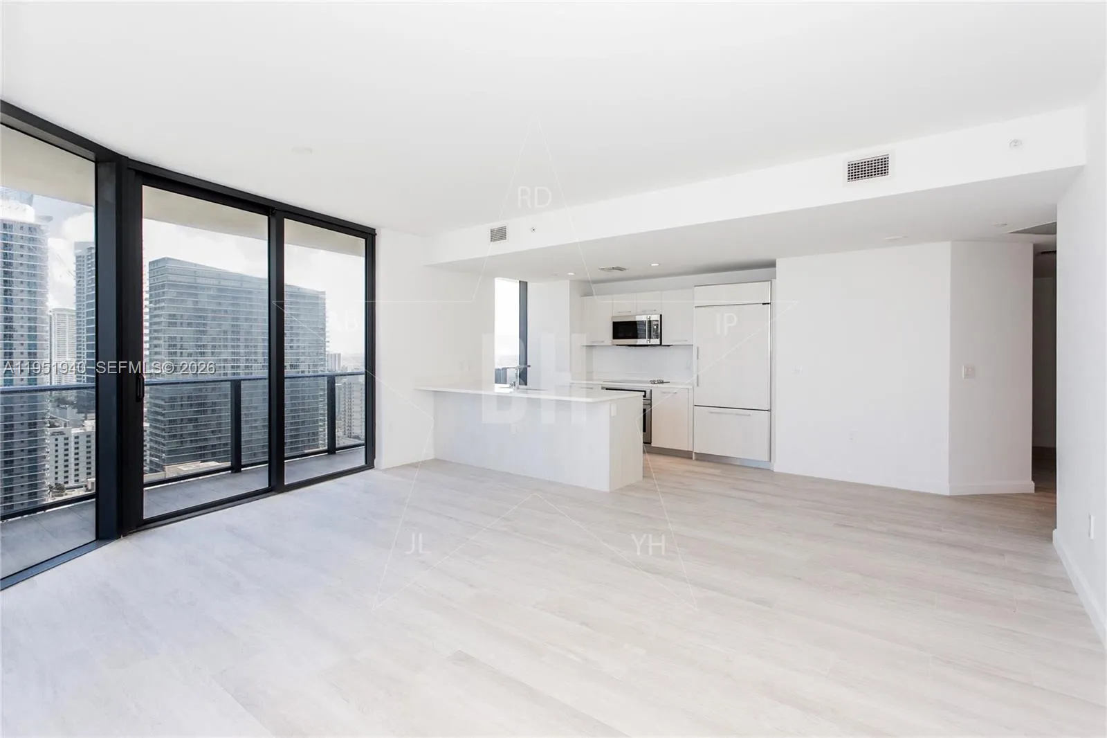 45 SW 9 ST # 1603, Miami FL 33130