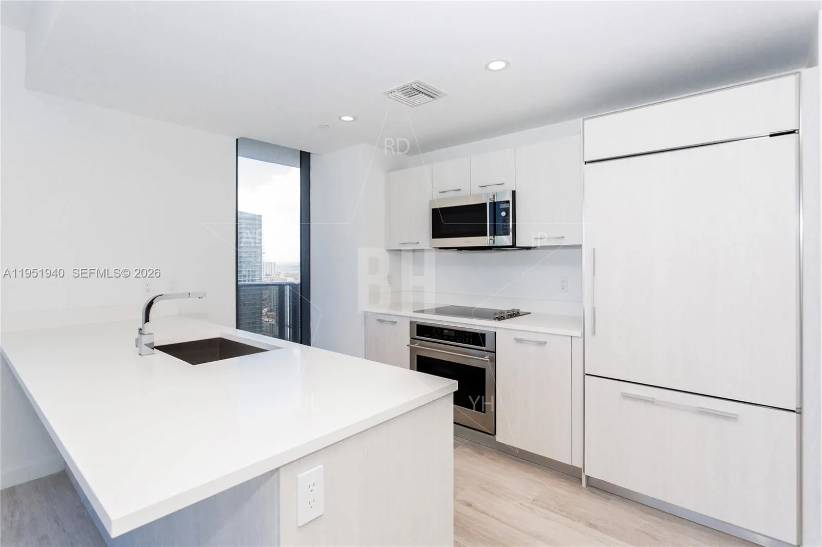 45 SW 9 ST # 1603, Miami FL 33130