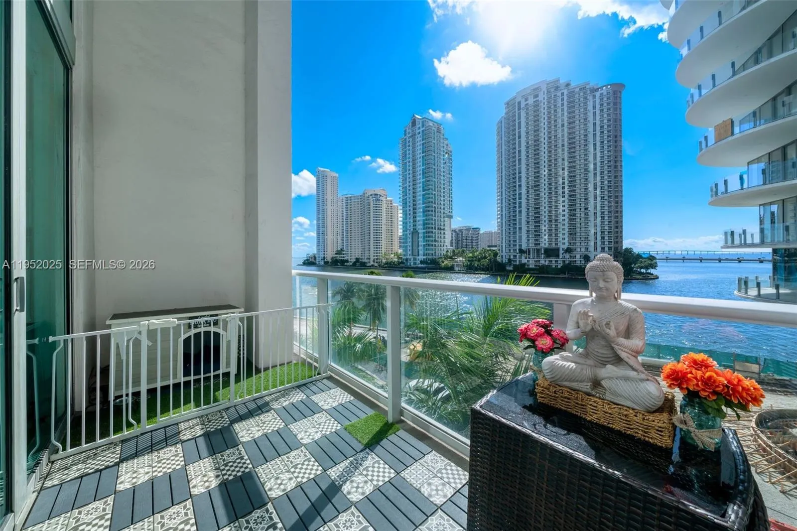 300 S BISCAYNE BLVD # 410, Miami FL 33131