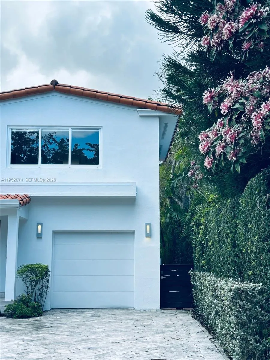 1430 N Baracoa Ave, Coral Gables FL 33146