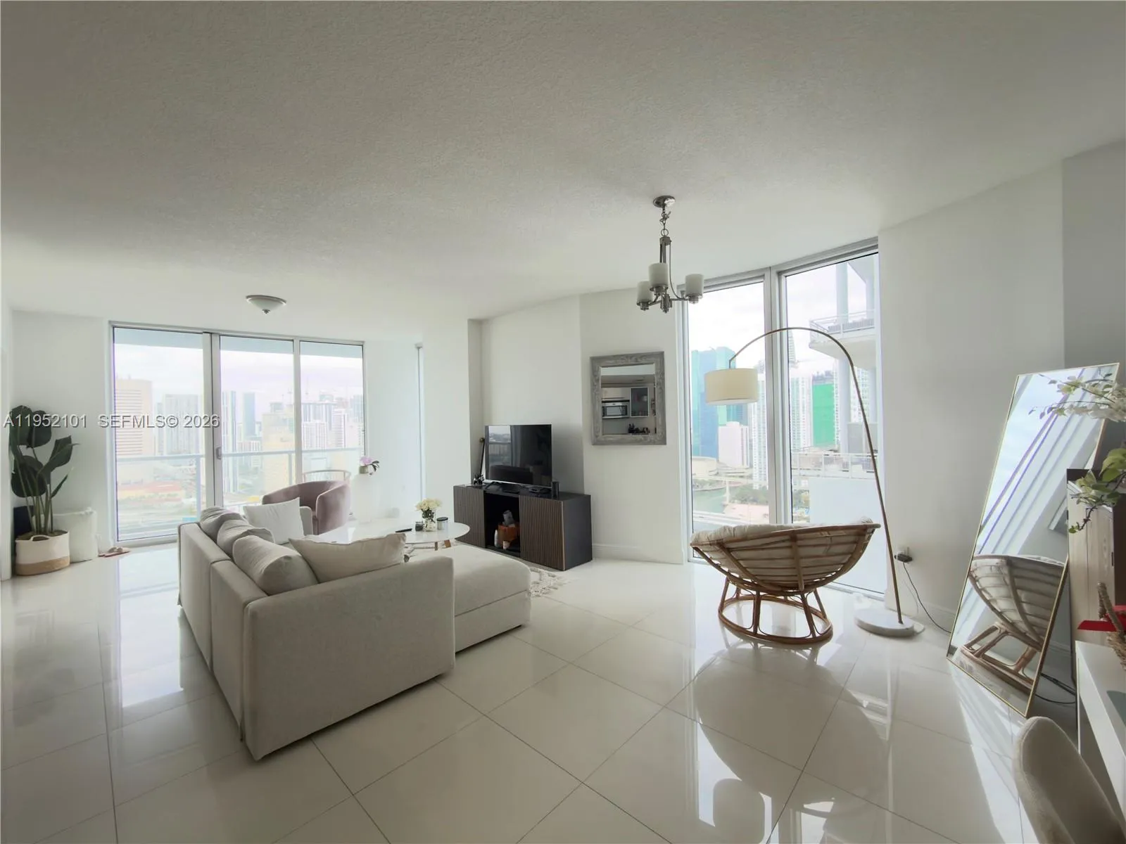 3 bedroom 3 bath for sale at 185 SW 7th St # 2711, Miami FL 33130