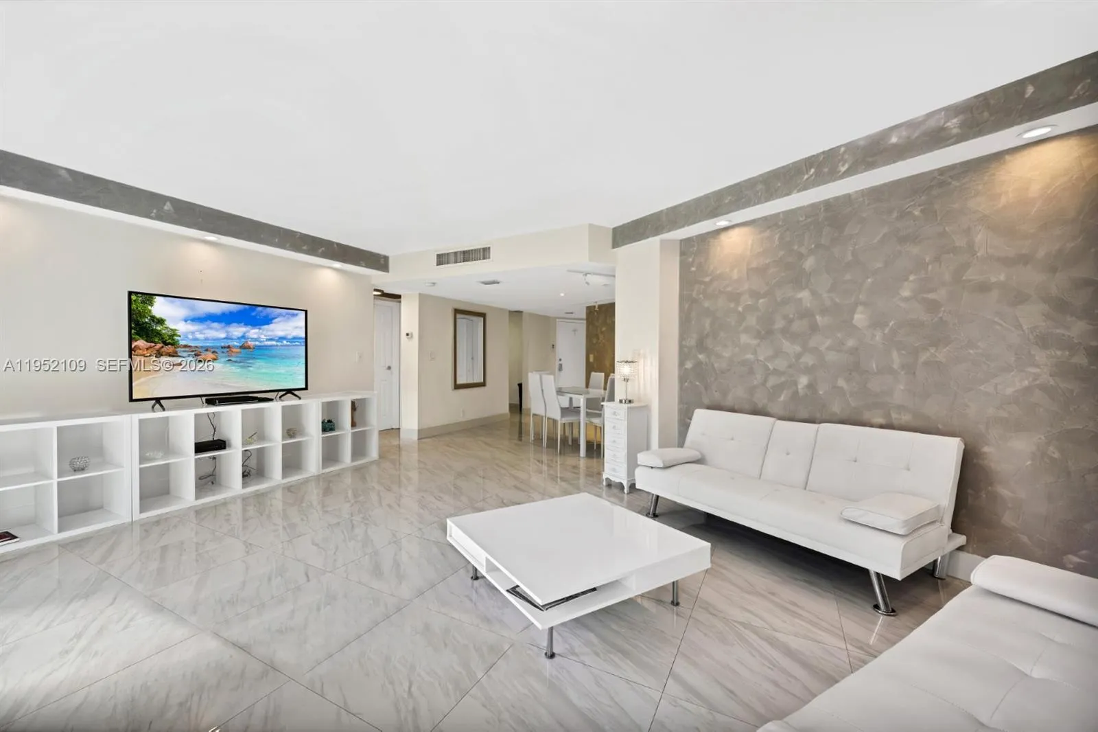 3101 N Country Club Dr # 105, Aventura FL 33180