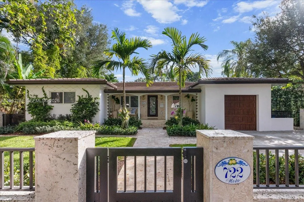 3 bedroom 3 bath for sale at 722 Aledo Ave, Coral Gables FL 33134