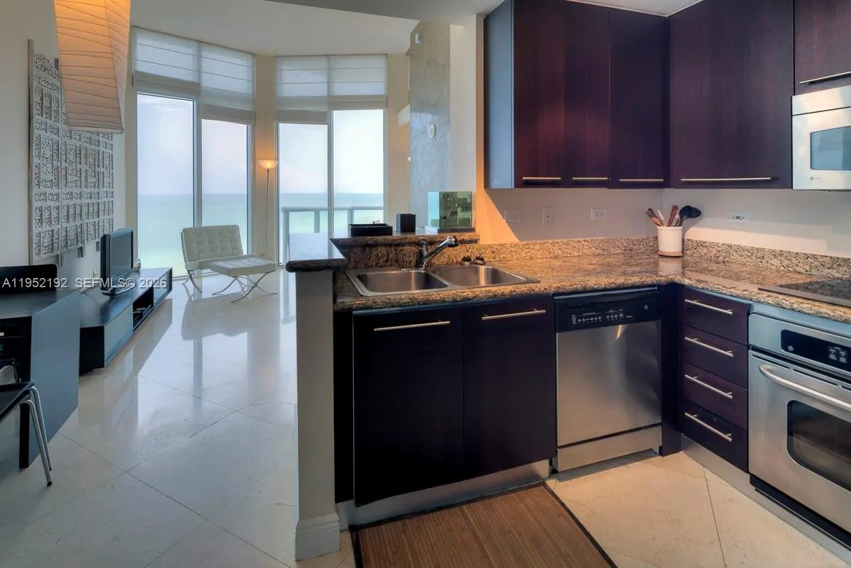 6515 Collins Ave # 1804, Miami Beach FL 33141