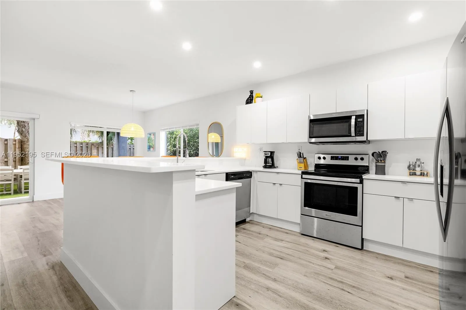 1123 NE 23rd Ter, Pompano Beach FL 33062