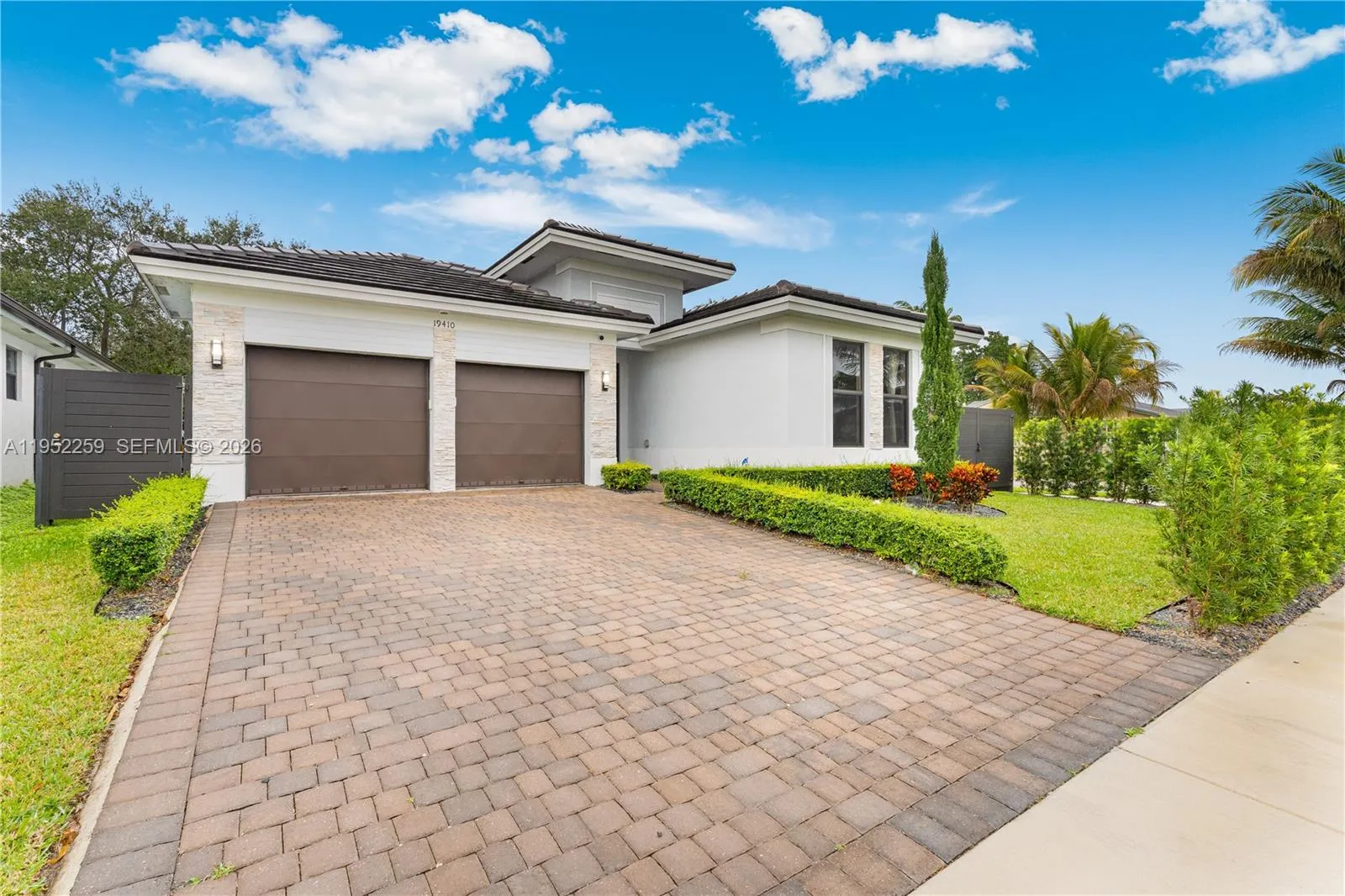 19410 SW 124th Ct, Miami FL 33177