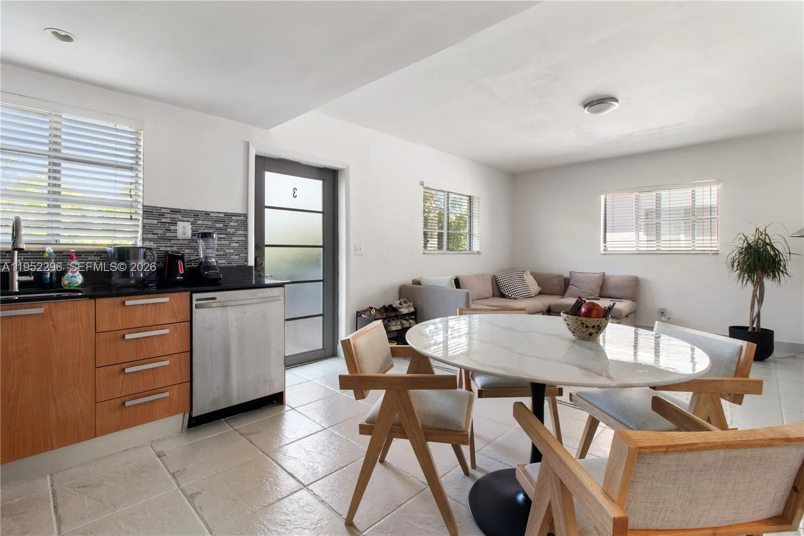 1050 7th St # 3, Miami Beach FL 33139